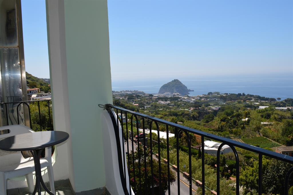 hotel-la-ginestra-ischia-sant-angelo-camera-vista-mare