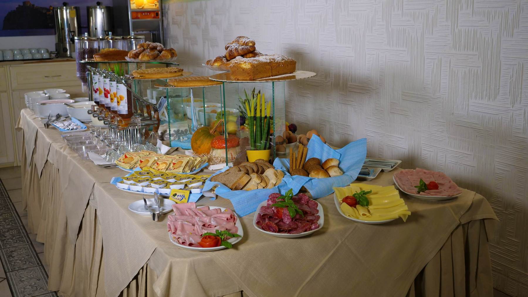 hotel-la-ginestra-ischia-sant-angelo-colazione2