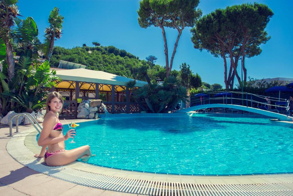 hotel-cristallo-ischia-casamicciola-piscina