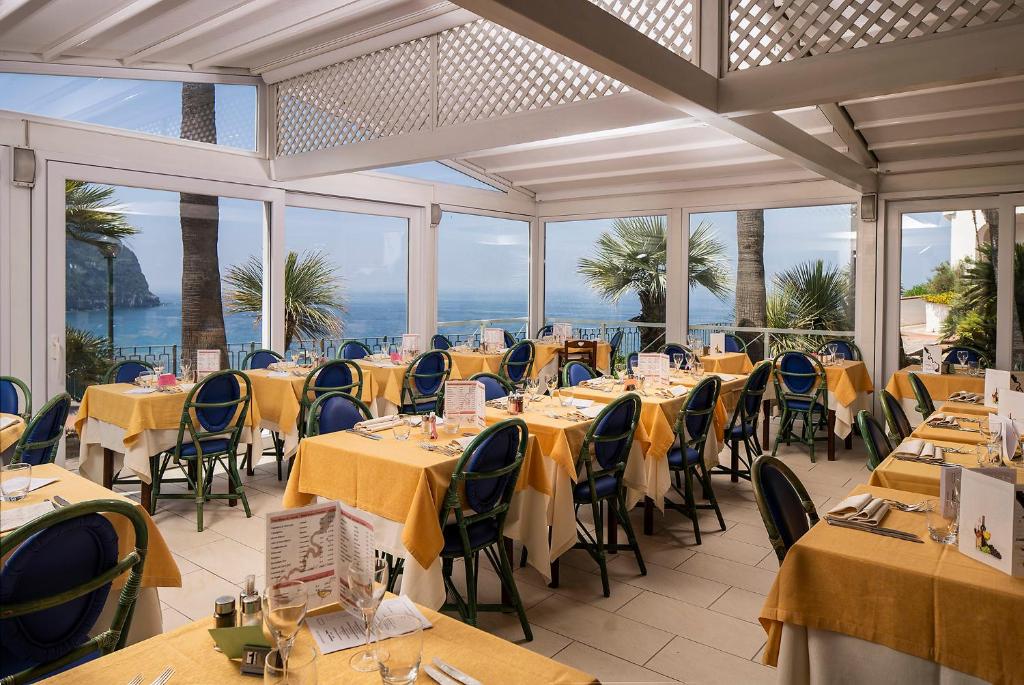 hotel-royal-palm-piscina-ristorante-panoramico