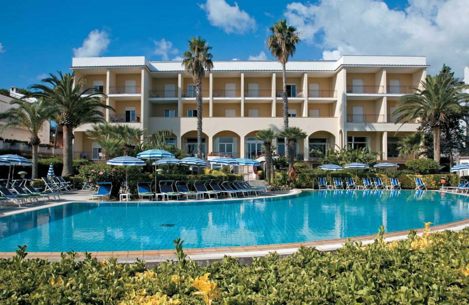 hotel-alexander-ischia-porto-piscina