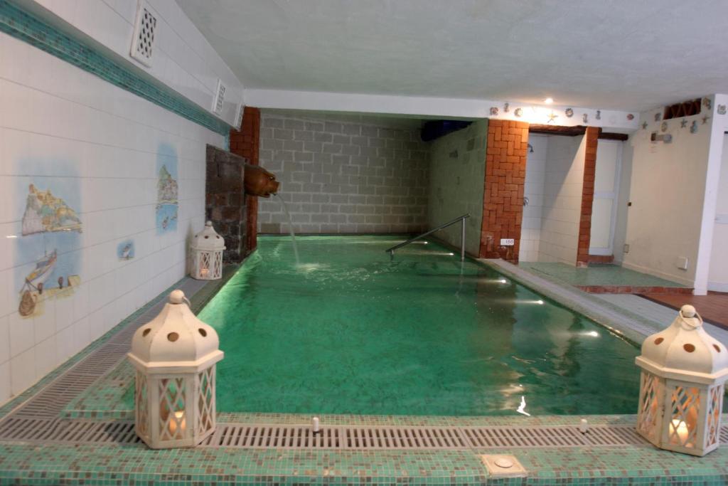 hotel-santa-maria-forio-ischia-piscina-coperta