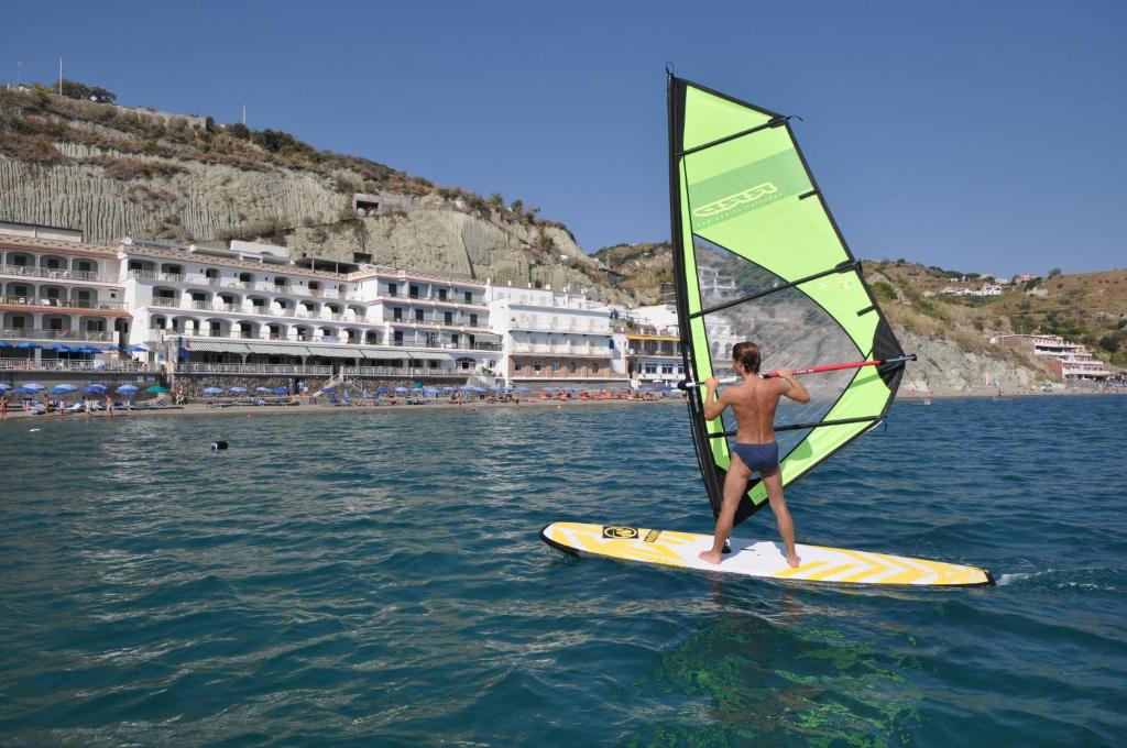 hotel-vittorio-ischia-spiaggia