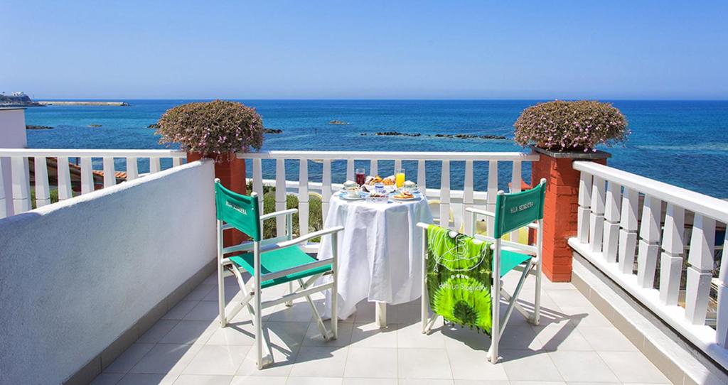 hotel-la-scogliera-ischia-forio-camera-balcone