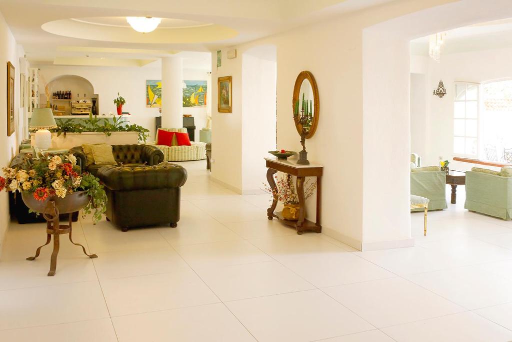 hotel-la-scogliera-ischia-forio-portineria