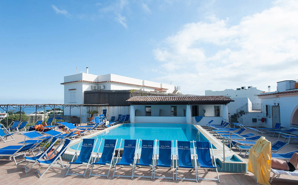 piscina-esterna-hotel-tramonto-doro-forio-ischia