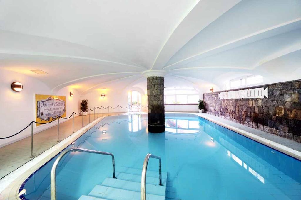 hotel-villa-svizzera-lacco-ameno-ischia-piscina-coperta