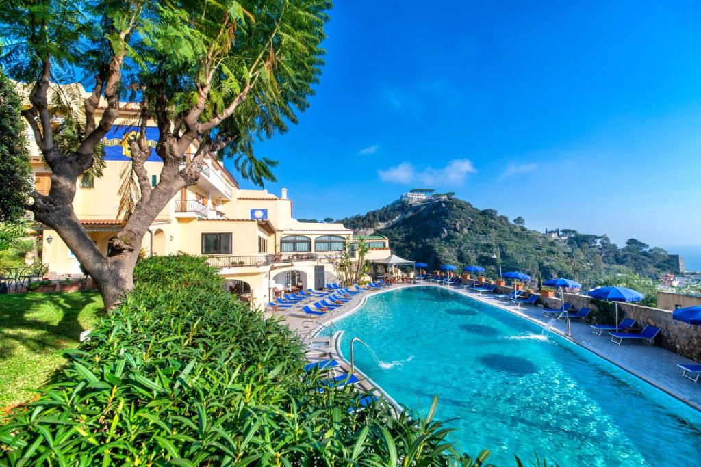 panorama-piscina-esterna-hotel-san-lorenzo-forio