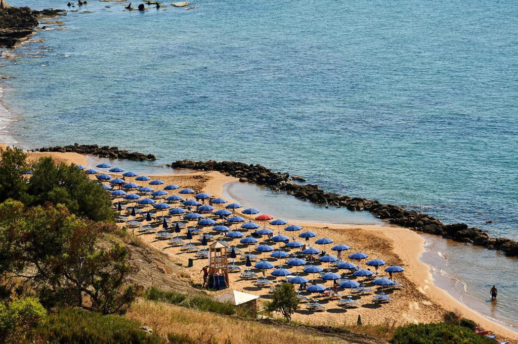 villaggio-l-oasi-calabria-spiaggia-alto