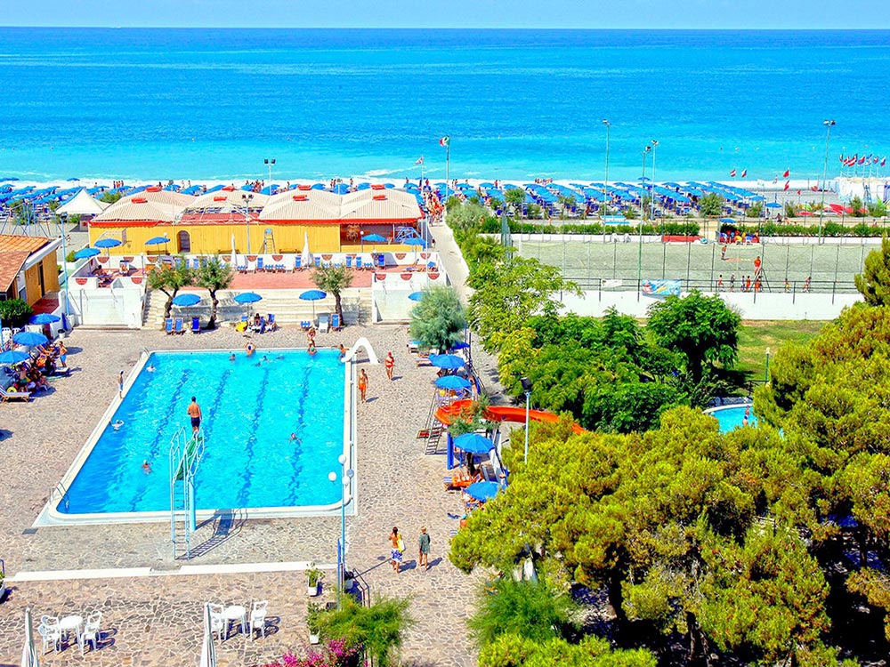 hotel-santa-caterina-village-piscine-mare