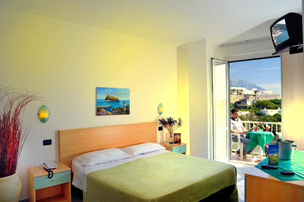 hotel-park-victoria-forio-ischia-camera2