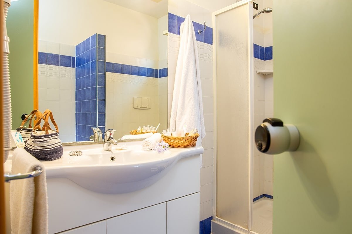 th-pizzo-calabro-calabria-bagno-camera