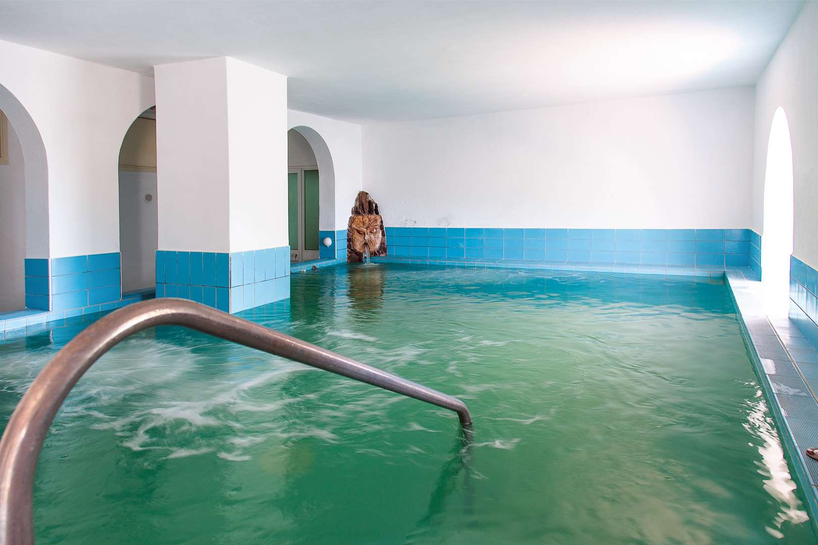 piscina-coperta-hotel-la-mandorla-maronti