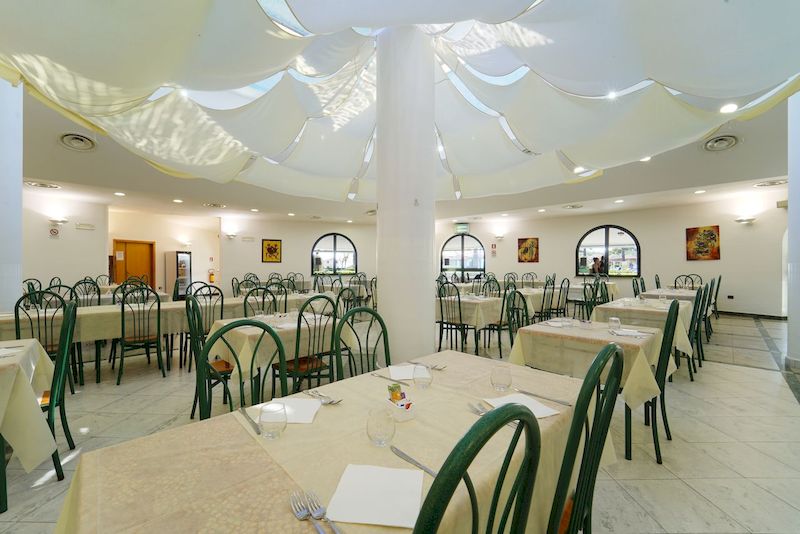 villaggio-spiagge-rosse-calabria-ristorante