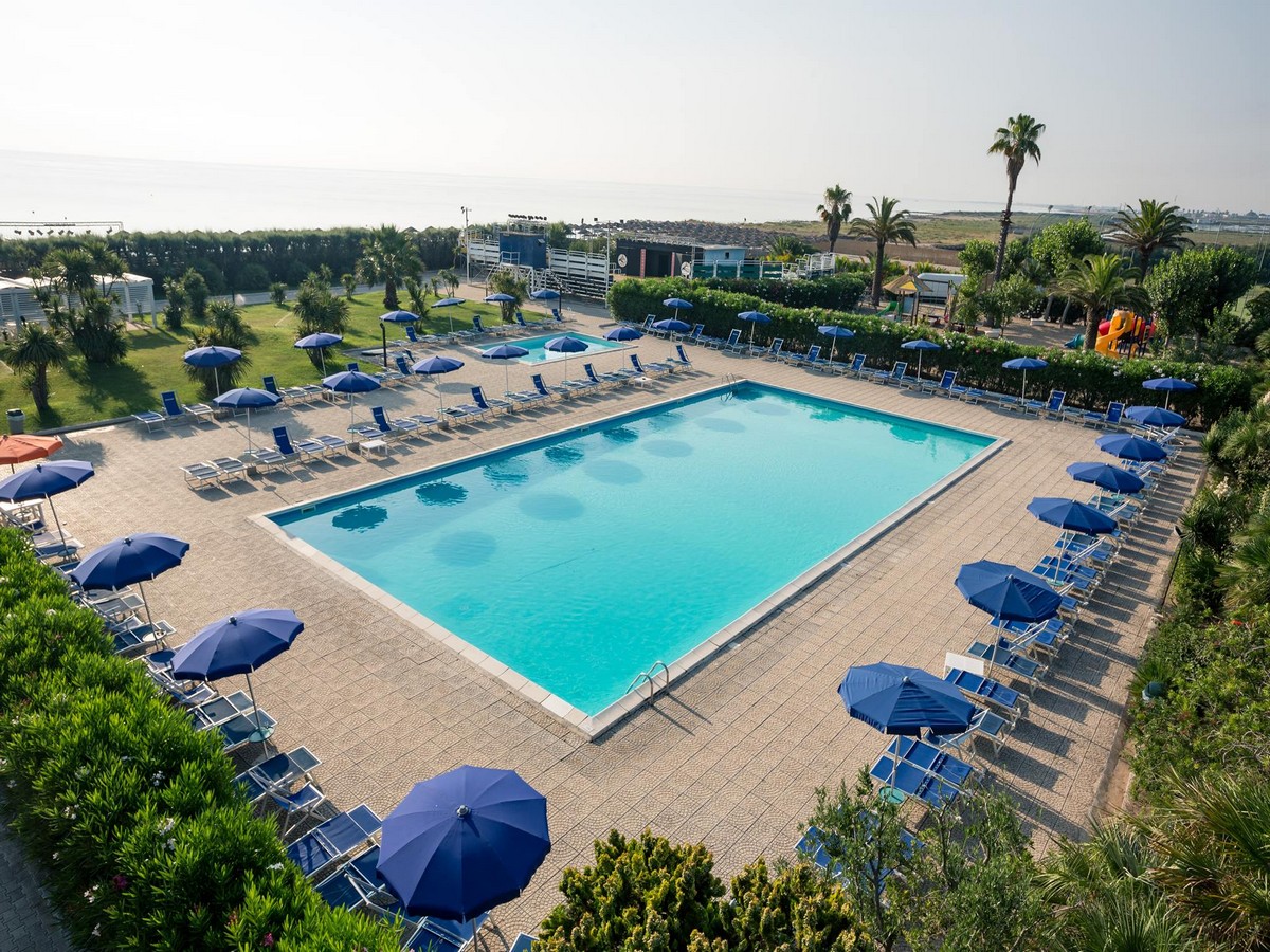 piscina-villaggio-african-beach-puglia2