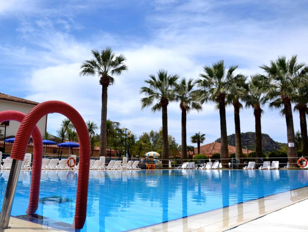 villaggio-la-mantinera-calabria-piscina2