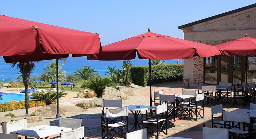 Villaggio-dolomiti-sul-mare-esterno3-tSa-825X450