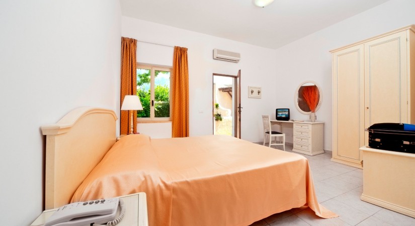 Hotel_Parco_Delle_Agavi_Forio_camere_5-tSa-825X450
