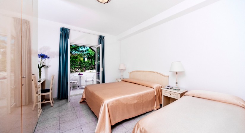 Hotel_Parco_Delle_Agavi_Forio_camere-tSa-825X450