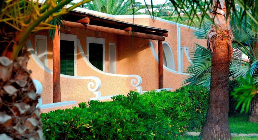 Hotel_Parco_Delle_Agavi_Forio_struttura-tSa-825X450