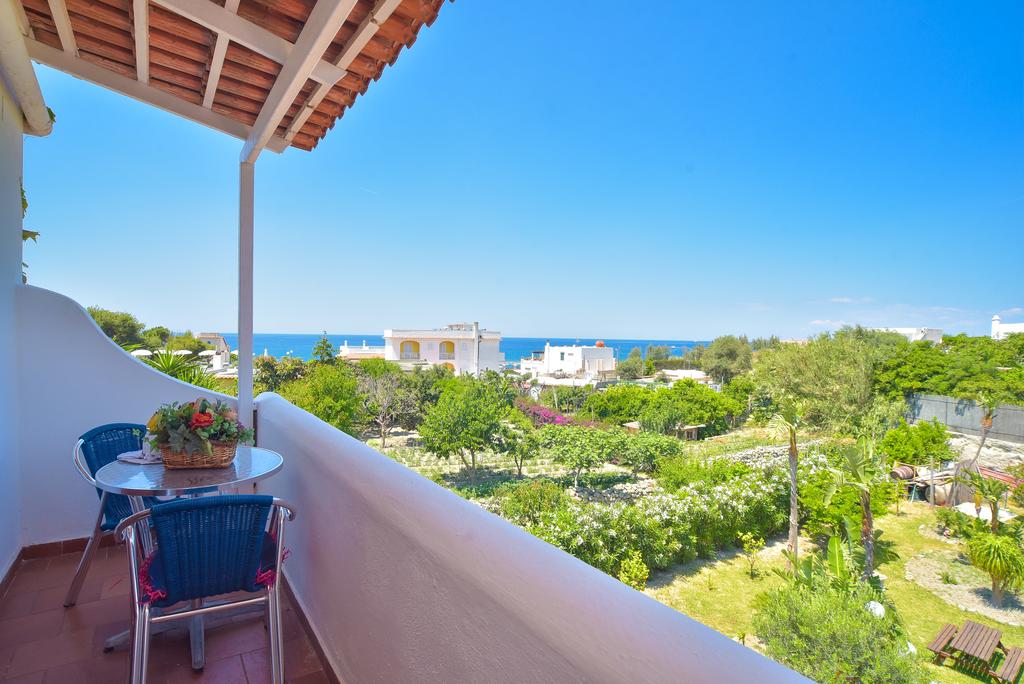 hotel-mareco-resort-camera-balcone