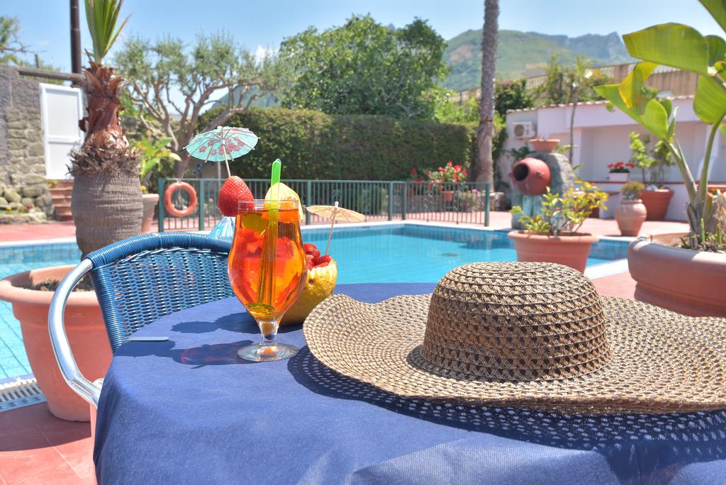hotel-mareco-resort-ischia-piscina-esterna