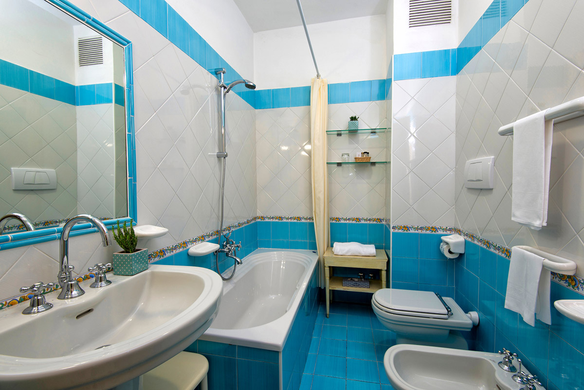 bagno-hotel-la-reginella-ischia