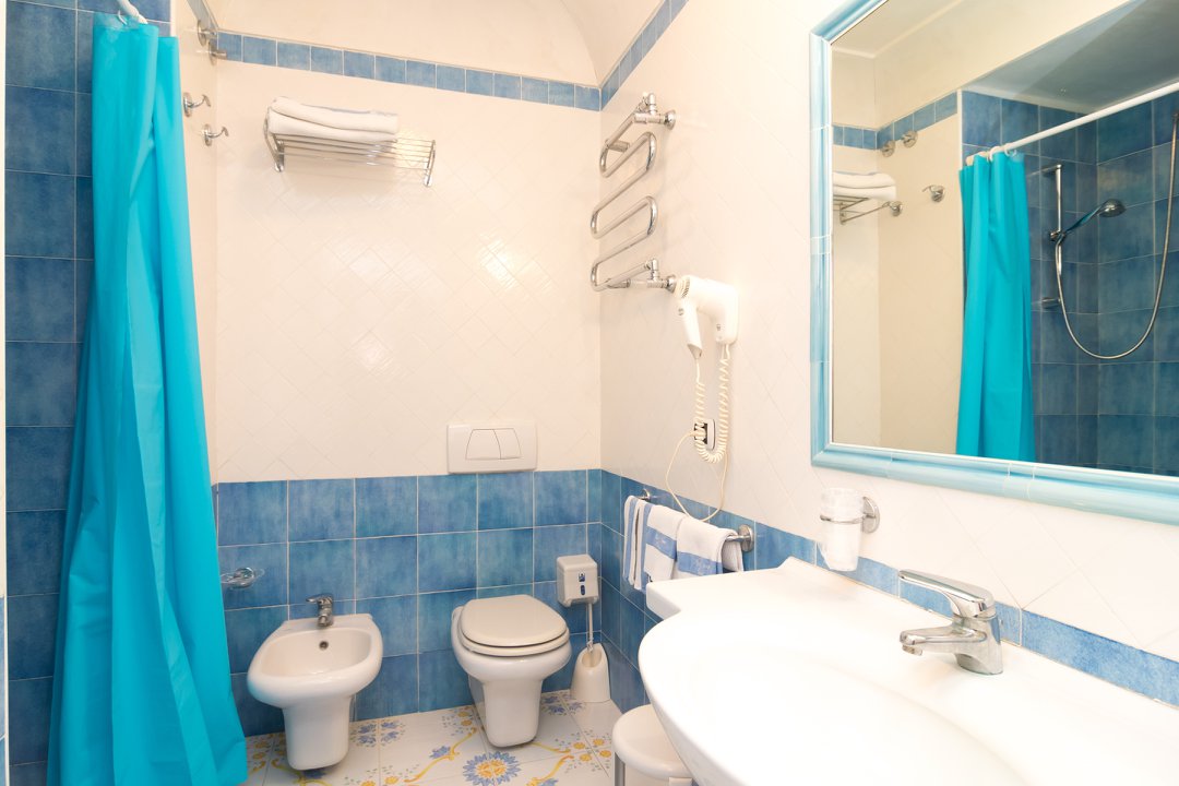 bagno-hotel-oriente-ischia-porto