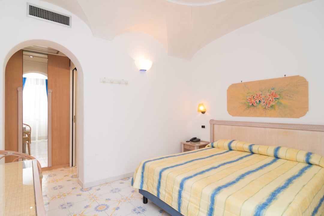 camera2-hotel-oriente-ischia-porto