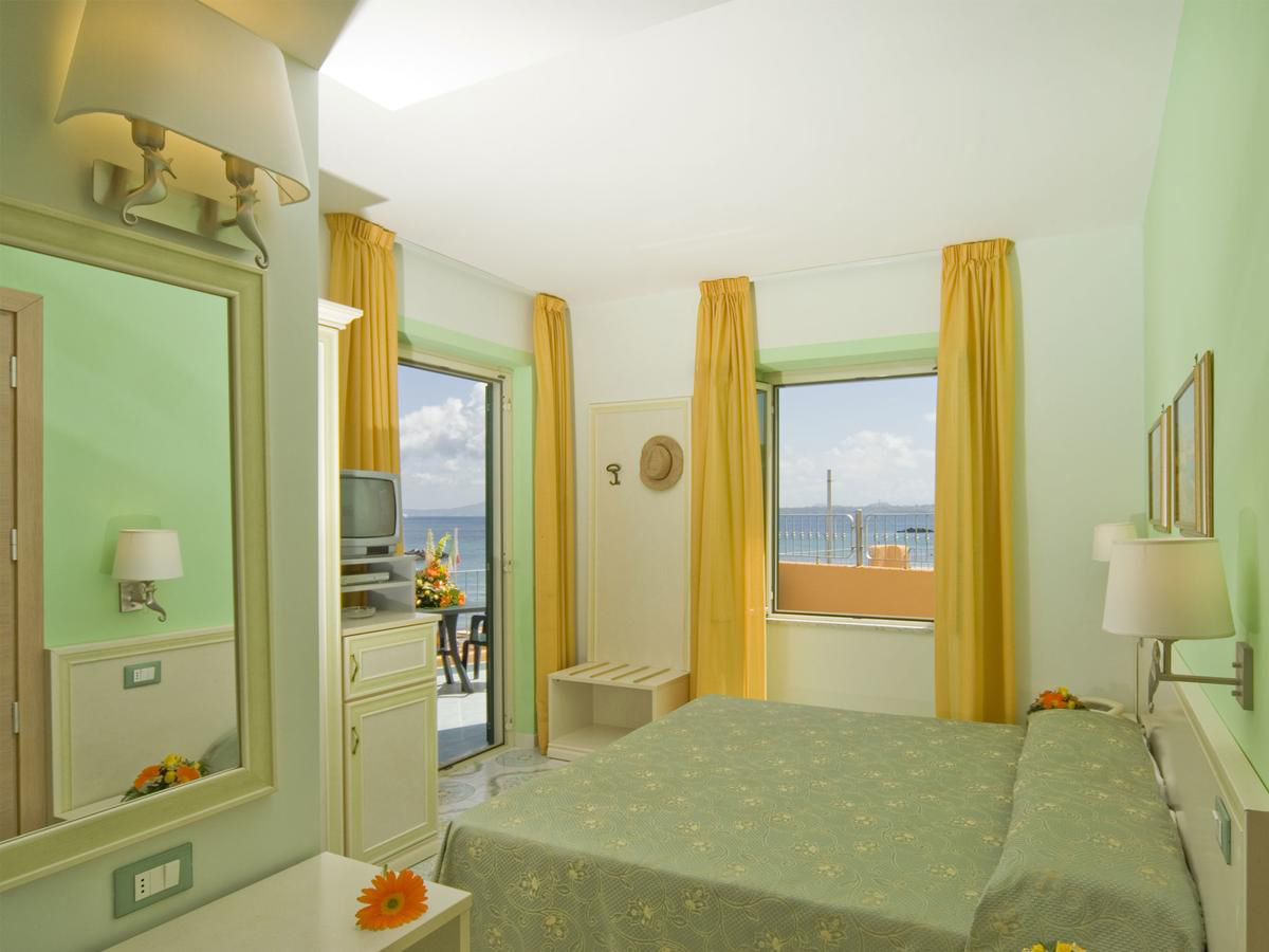 camera-vista-mare-hotel-rivamare-ischia