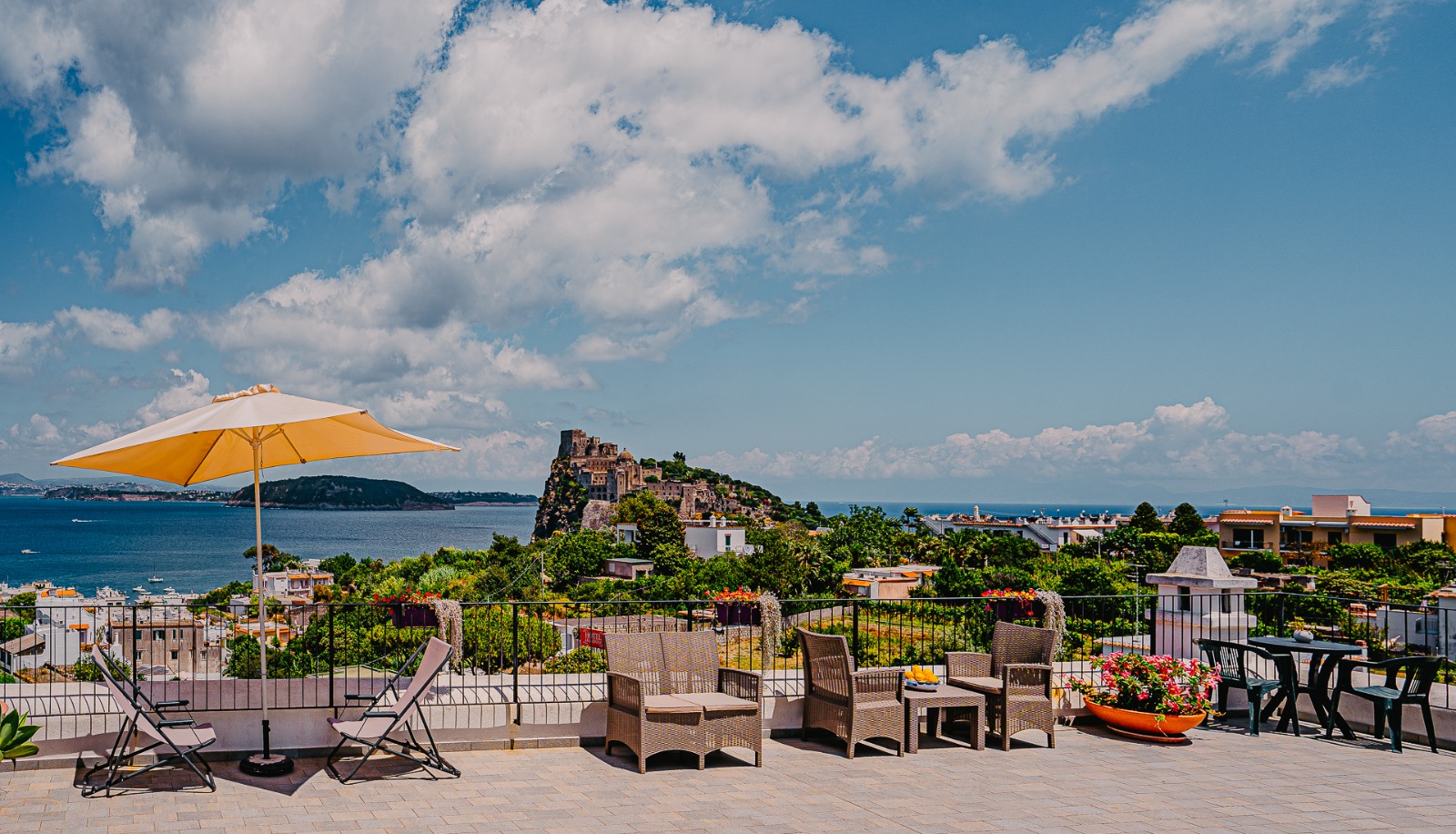 residence-aurora-ischia-terrazza-panoramica